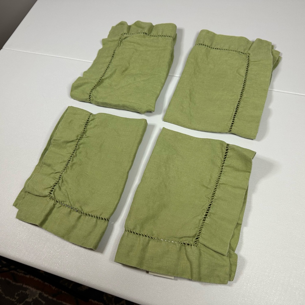 Pottery Barn 4pc Linen Napkin Set - Picture 2 of 6